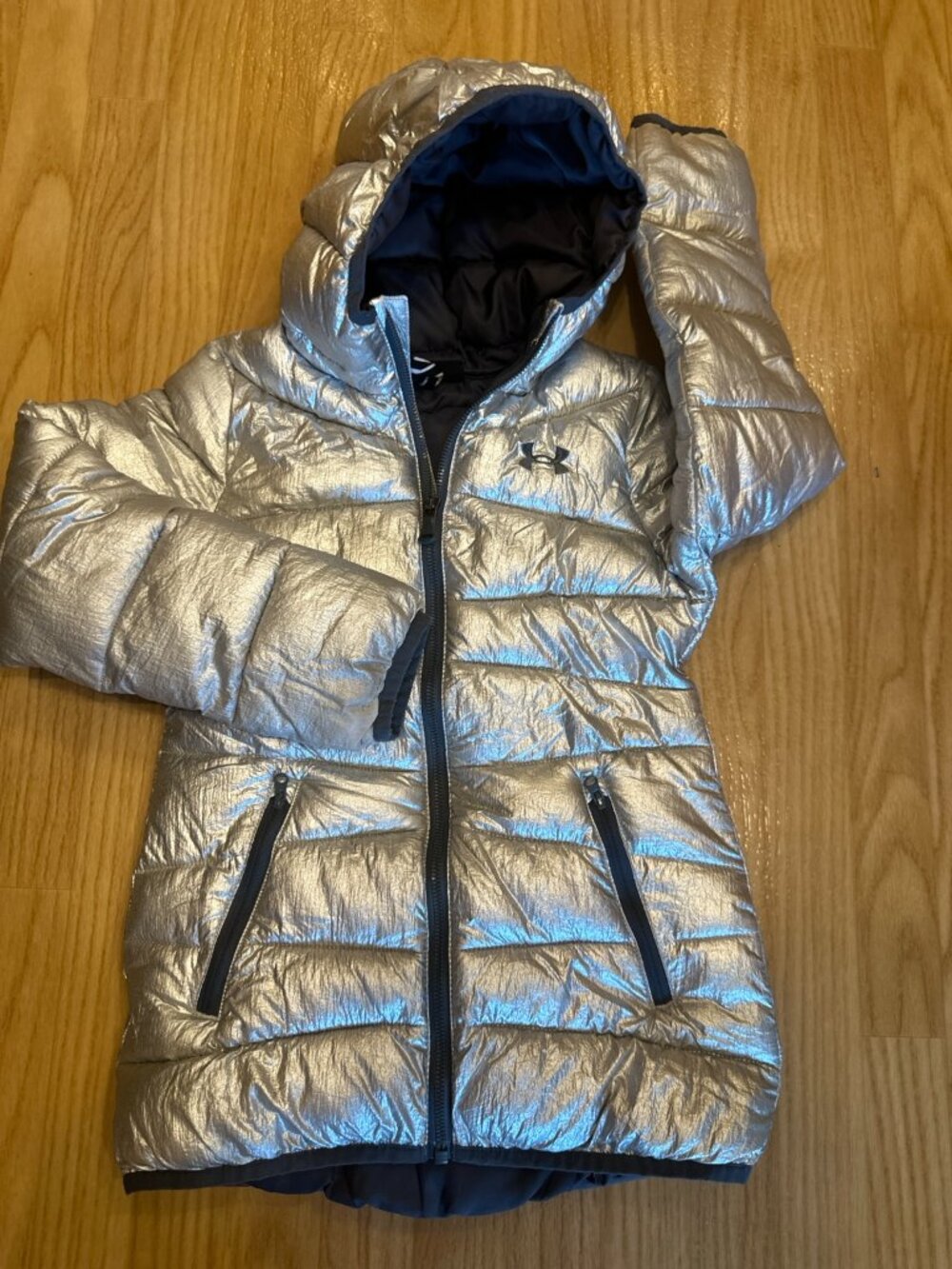 Under Armour Metallic Silver Puffer Jacket Youth Small Hooded Insulated Coat